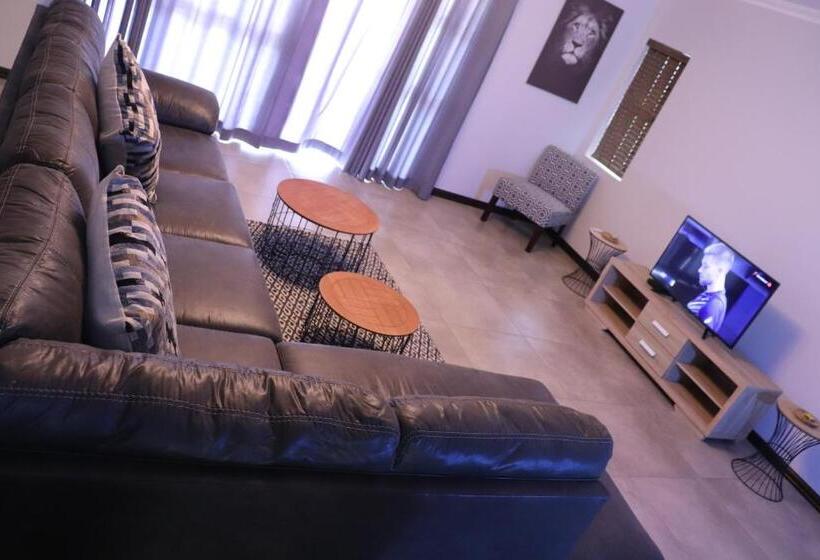 اتاق لوکس, Nkonyeni Lodge & Golf Estate