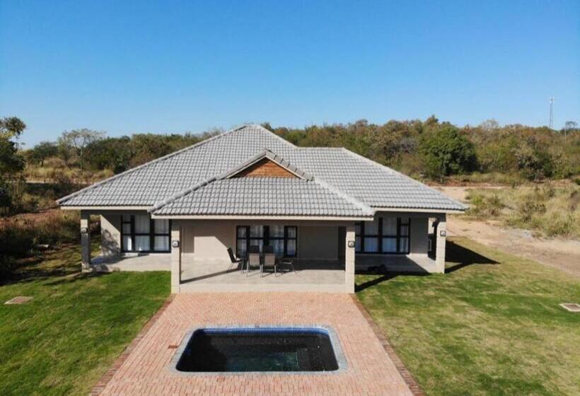 اتاق خانوادگی, Nkonyeni Lodge & Golf Estate