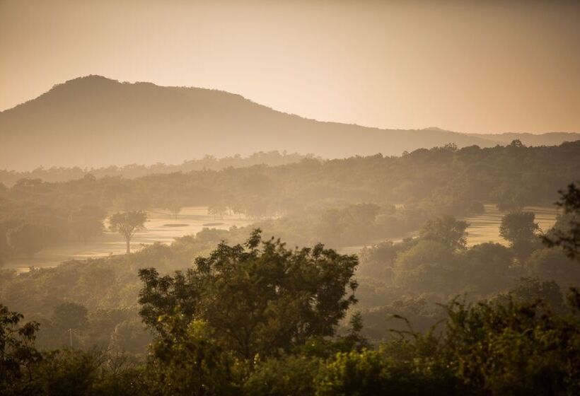 کلبه ییلاقی, Nkonyeni Lodge & Golf Estate