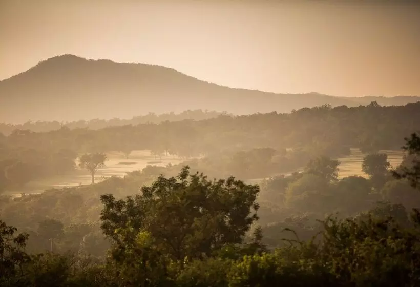 کلبه ییلاقی, Nkonyeni Lodge & Golf Estate