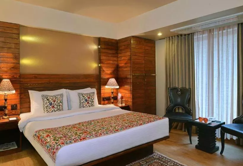 スーペリアールーム, Golden Tulip Srinagar