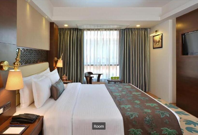 プレミアムルーム, Golden Tulip Srinagar