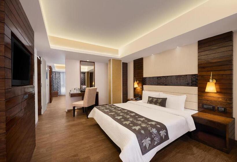 スイート, Golden Tulip Srinagar