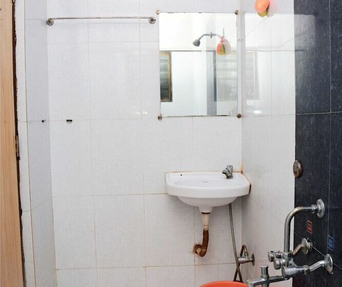 Chambre Deluxe, Sai Sneha