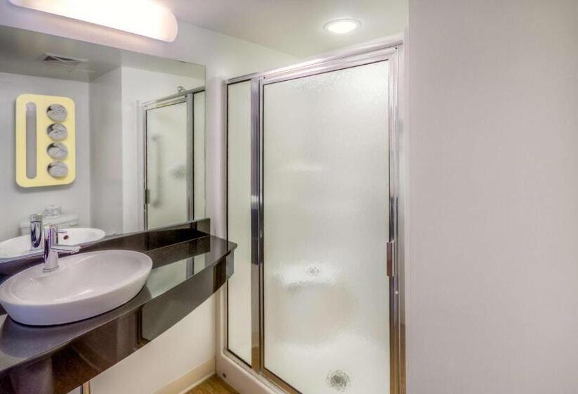 חדר דחוקס עם מיטת קינג, Motel 6headingley, Mb  Winnipeg West