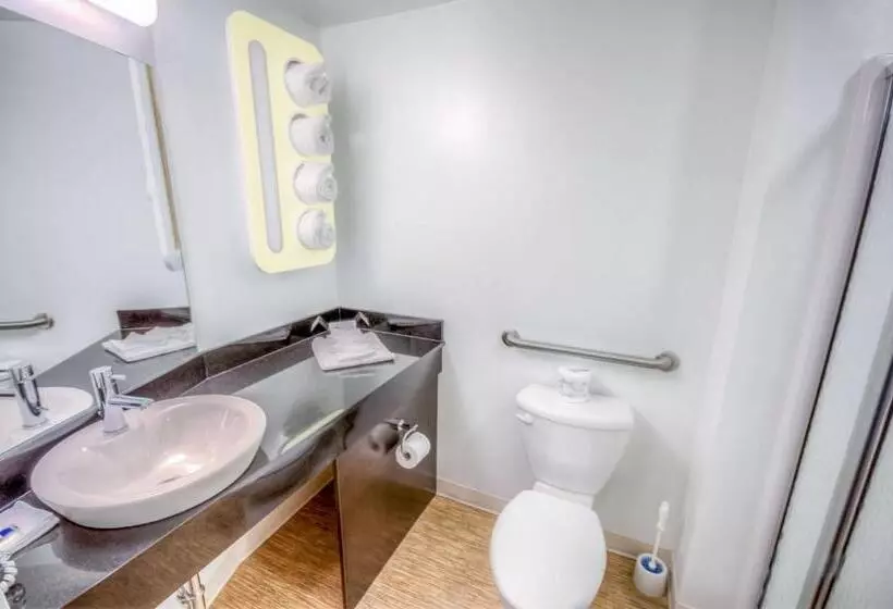 キングサイズベッドのデラックスルーム, Motel 6headingley, Mb Winnipeg West