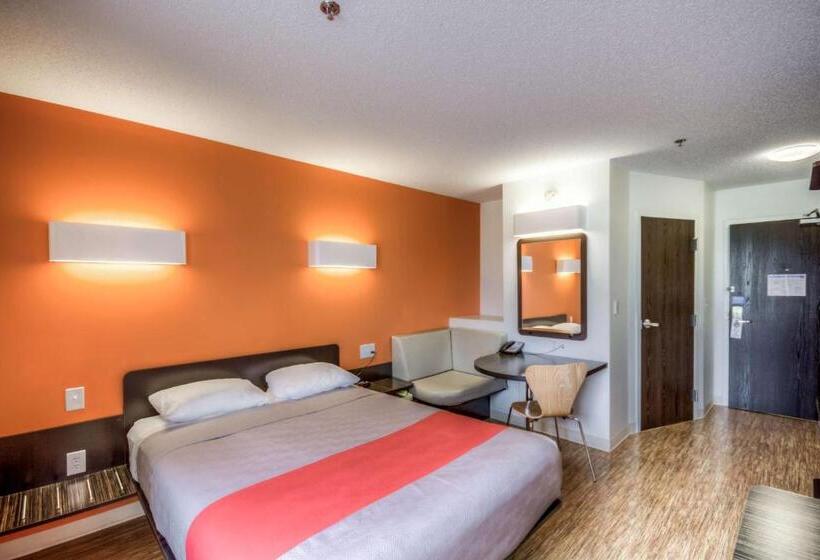 キングサイズベッドのデラックスルーム, Motel 6headingley, Mb  Winnipeg West