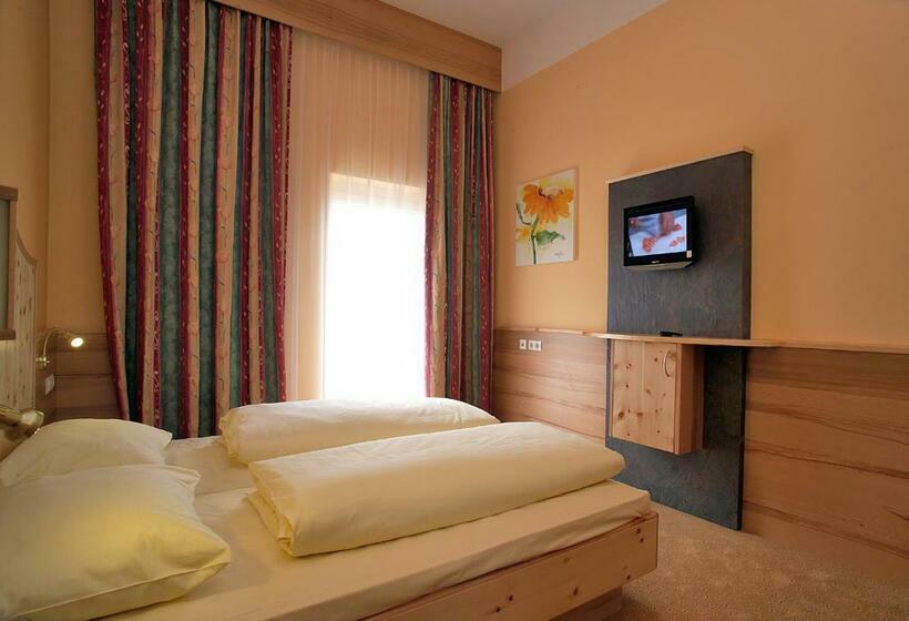 Classic room with balcony, Thermenhotel Puchasplus Stegersbach