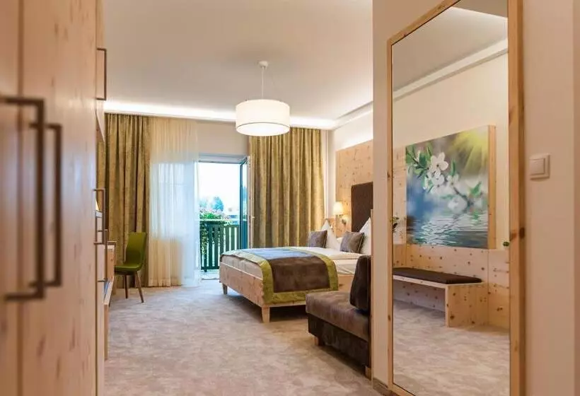 プールビュースタンダードルーム, Thermenhotel Puchasplus Stegersbach