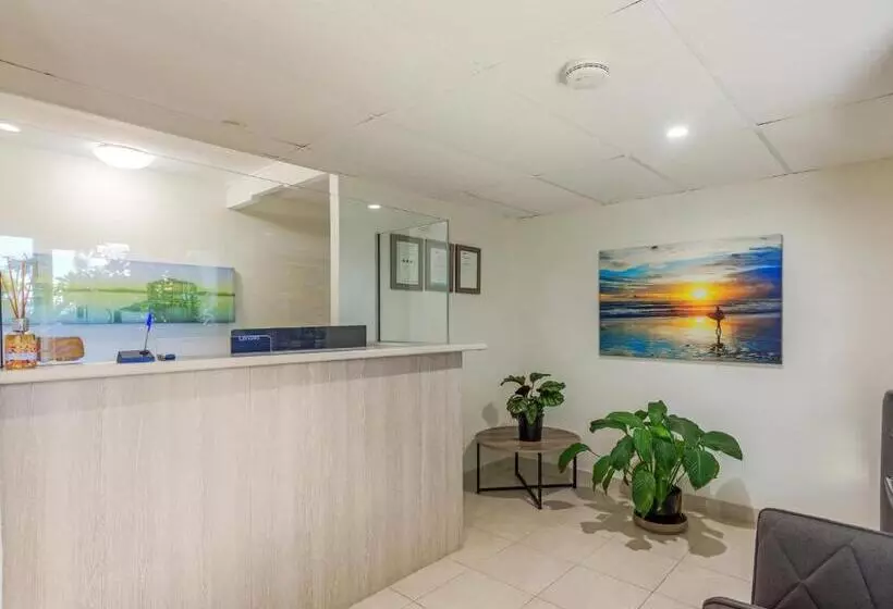 استودیوی استاندارد, Top Spot Motel