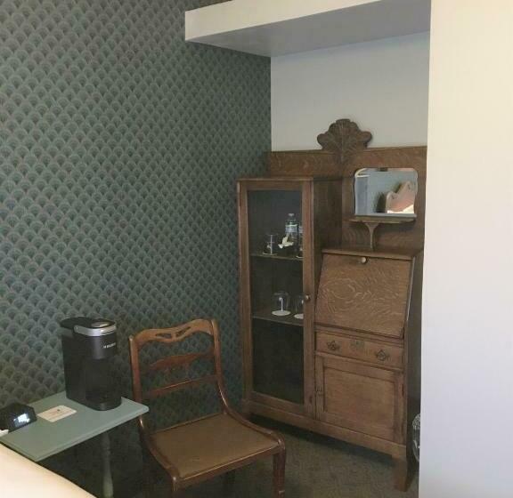 غرفة قياسية, Stevenson