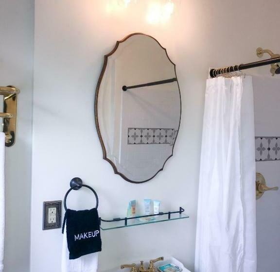 غرفة قياسية, Stevenson