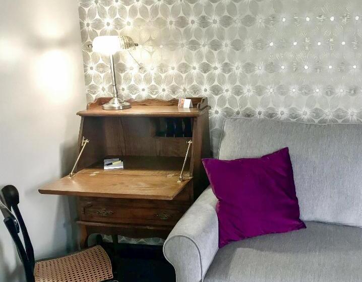 غرفة قياسية, Stevenson