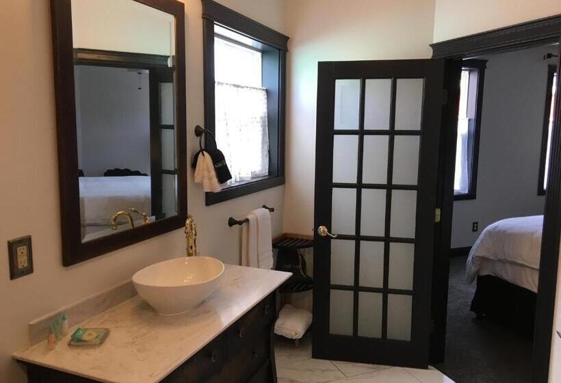 غرفة سوبيريور سرير كينج, Stevenson