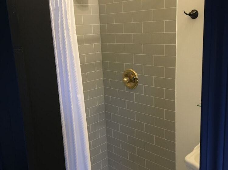 غرفة قياسية, Stevenson