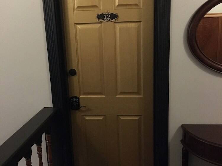 غرفة قياسية, Stevenson