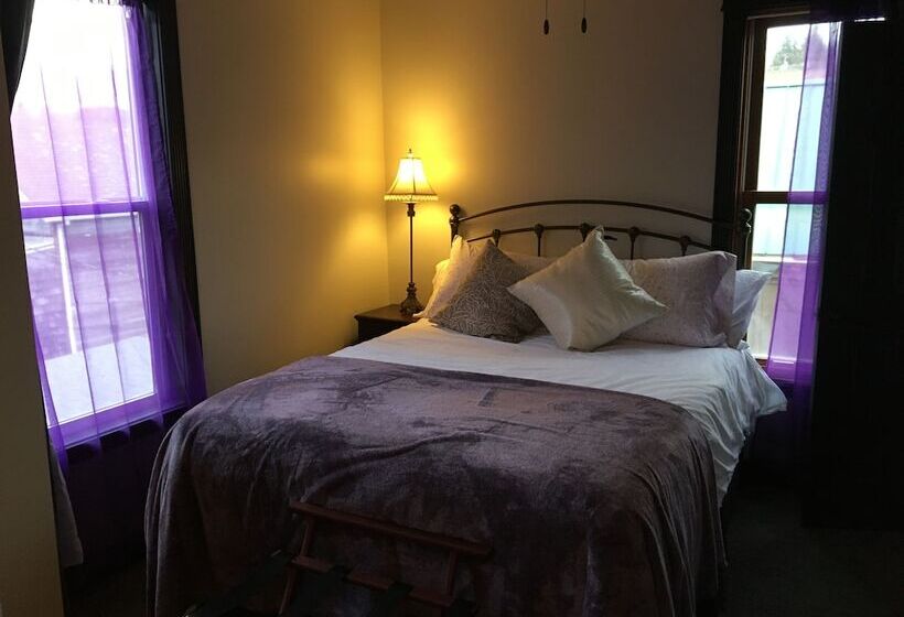 غرفة قياسية, Stevenson