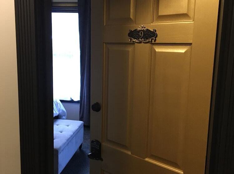 غرفة قياسية, Stevenson