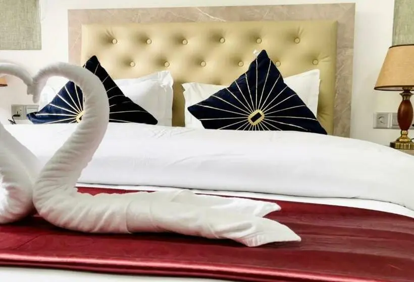 اتاق لوکس, Marine Holiday
