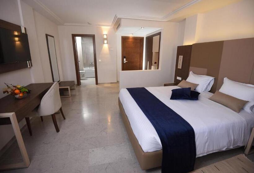 سوییت جونیور, Lescure Business Hôtel And Spa