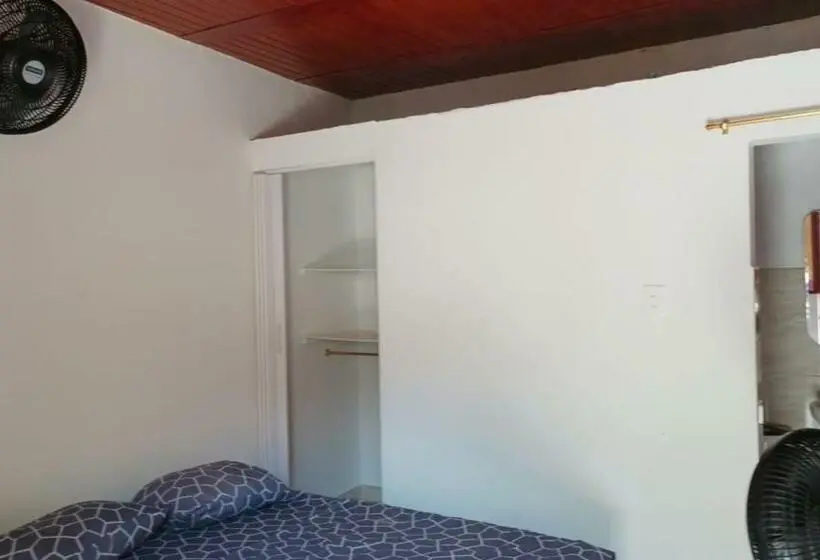 デラックスルーム, Hostal Arámbulo