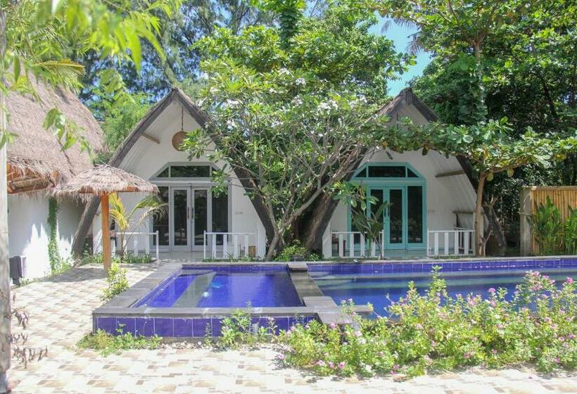 标准间带游泳池, Lucky S