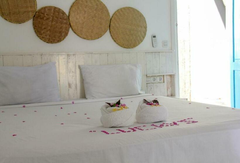 标准间带游泳池, Lucky S