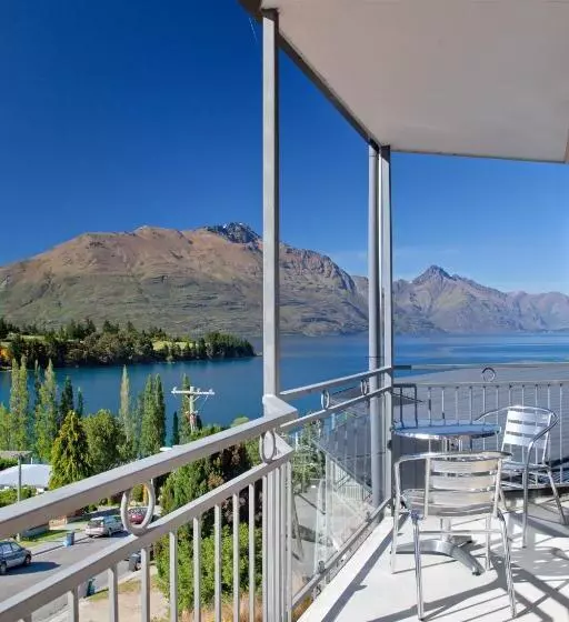 Standard studio with lake view, Alexis Motel & Apartments