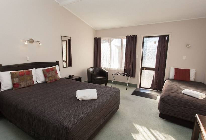 Студия Стандарт, Alton Lodge Motel