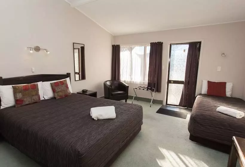 استودیوی استاندارد, Alton Lodge Motel