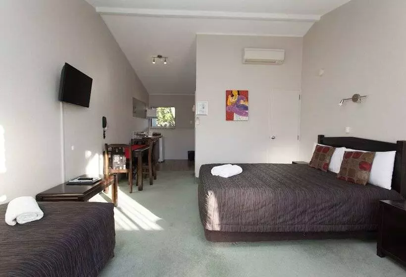 استودیوی استاندارد, Alton Lodge Motel