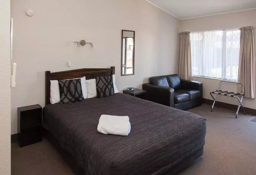 استودیوی استاندارد, Alton Lodge Motel