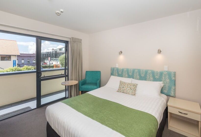 استودیوی استاندارد, Bella Vista Motel New Plymouth