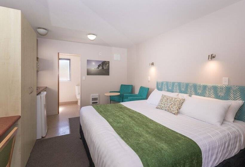 استودیوی سوپریور, Bella Vista Motel New Plymouth