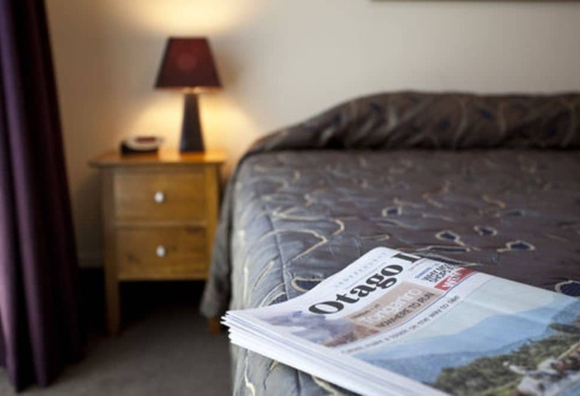 חדר סטודיו סטנדרד, Commodore Motel