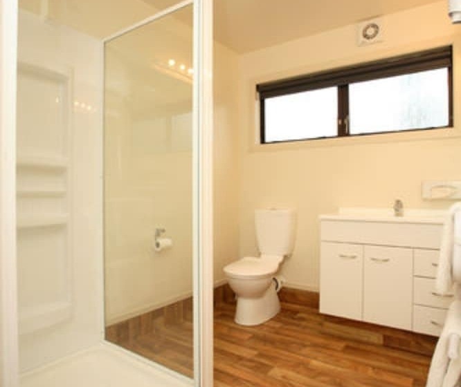 חדר סטודיו סטנדרד, Commodore Motel