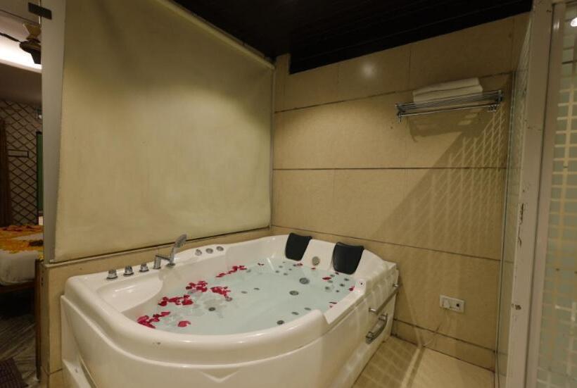 غرفة قياسية, King Garden