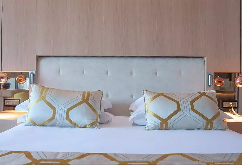 اتاق پرمیوم, Maestral Resort & Casino