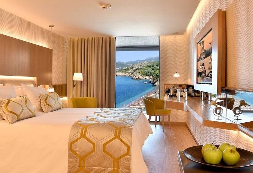 اتاق سوپریور با چشم‌انداز دریا, Maestral Resort & Casino