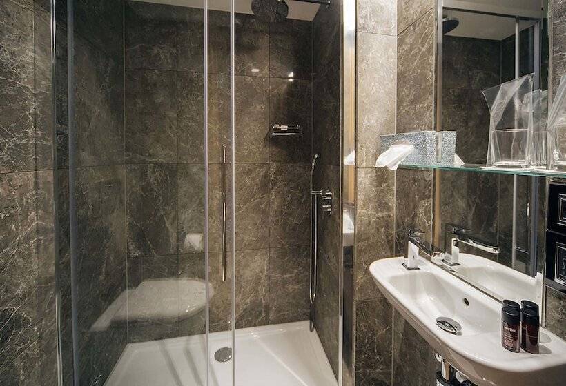 اتاق سوپریور با چشمانداز دریا, Maestral Resort & Casino