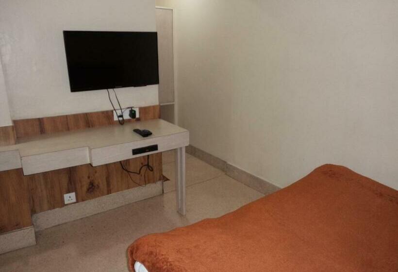 חדר דלוקס, Monsoon