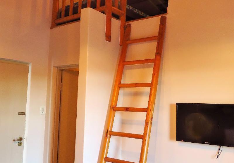 ファミリールーム, Oakhurst