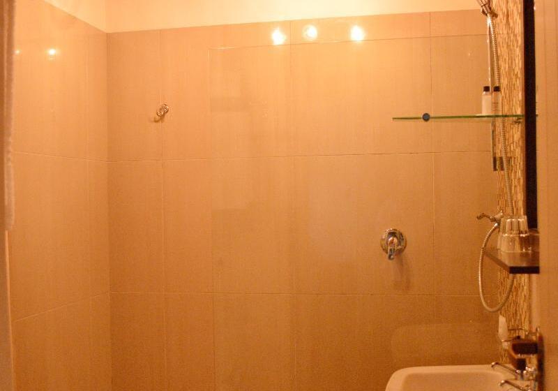 デラックスファミリールーム, Oakhurst