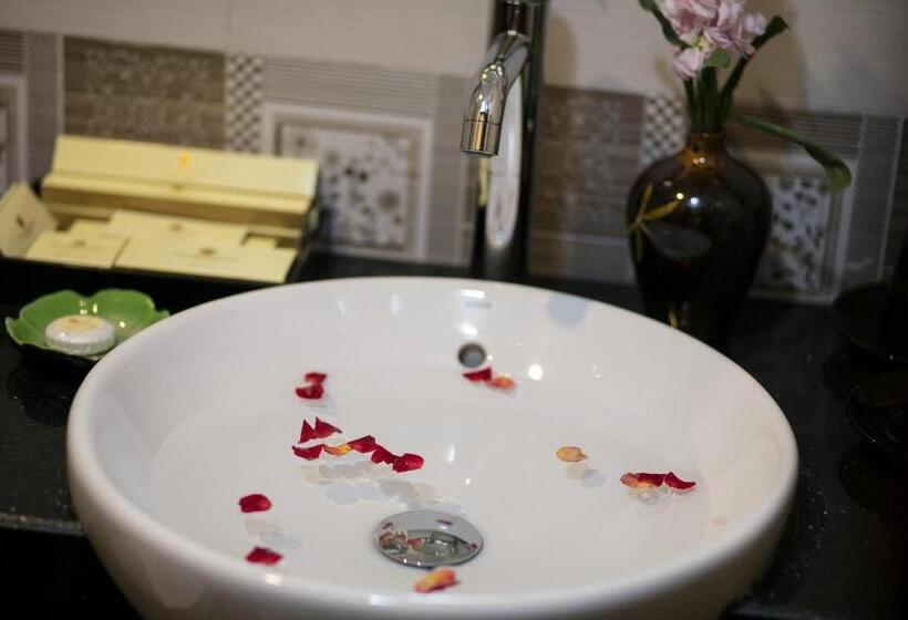 اتاق سوپریور, Royal Holiday Hanoi
