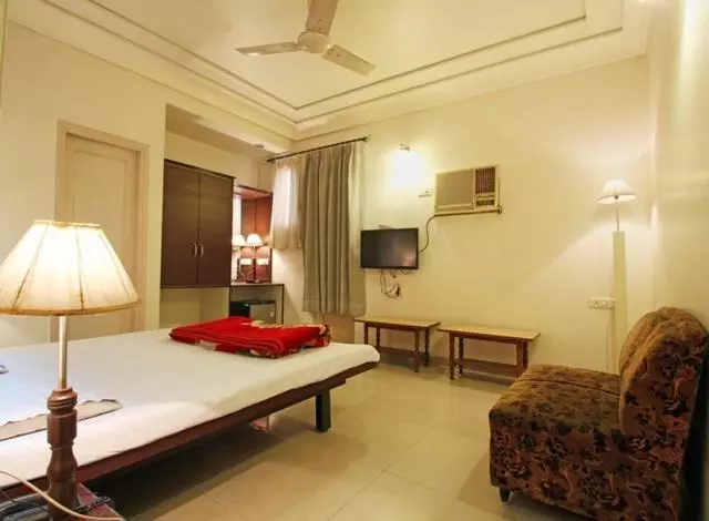 Chambre Supérieure, Samrat