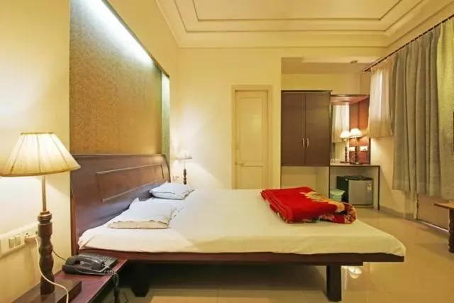 Chambre Supérieure, Samrat