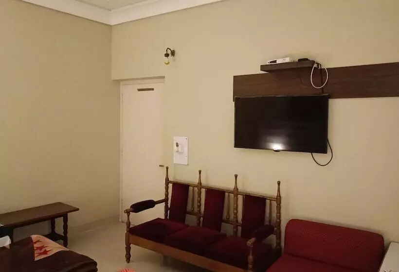 Chambre Deluxe, Samrat