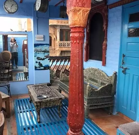 اتاق لوکس, The Blue House, Oldest Guest House