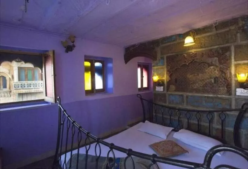اتاق لوکس, The Blue House, Oldest Guest House
