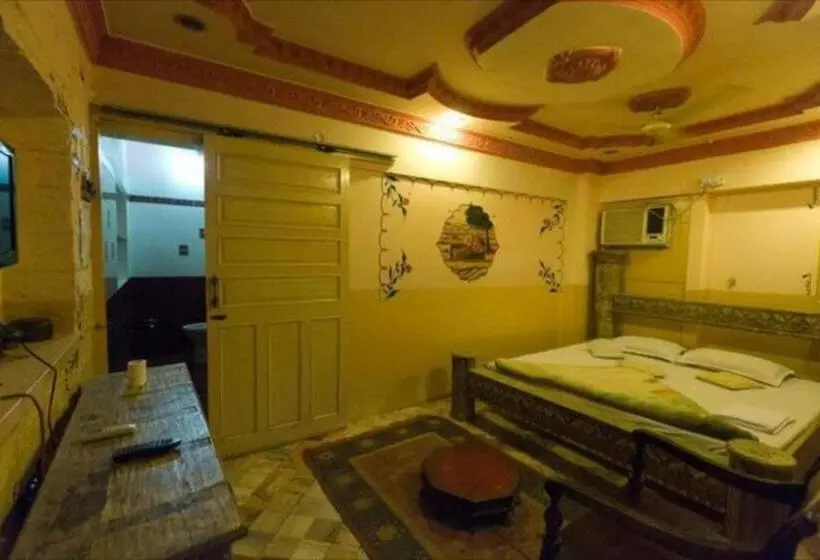 اتاق لوکس, The Blue House, Oldest Guest House